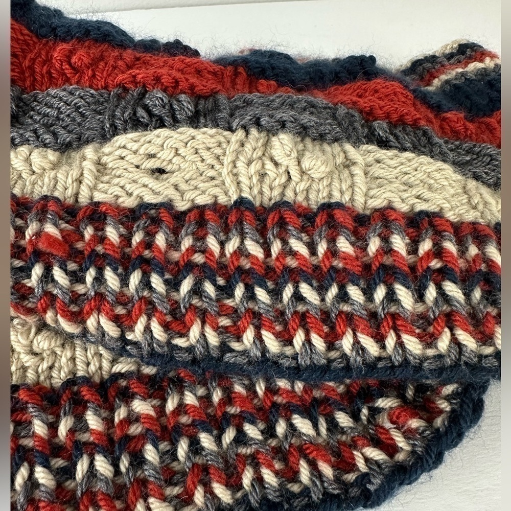 Chunky Knit Infinity Scarf - Picture 5 of 7